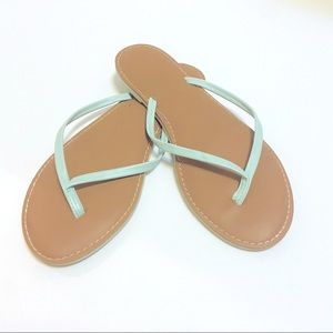 Women's Old Navy Sea Green Slip On Flip Flops Sandals Sizes 5-10 Women's Old Navy Sea Green Slip On Flip Flops Sandals Sizes 5-10